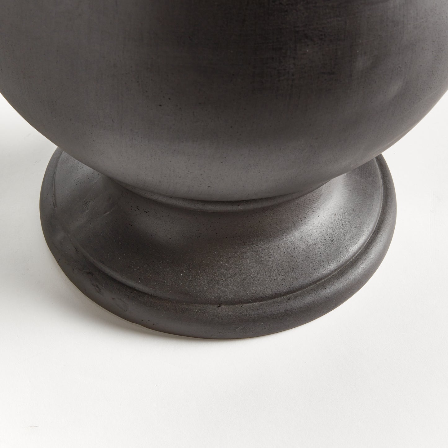 FibreClay Josie Round Footed Planter - 24"
