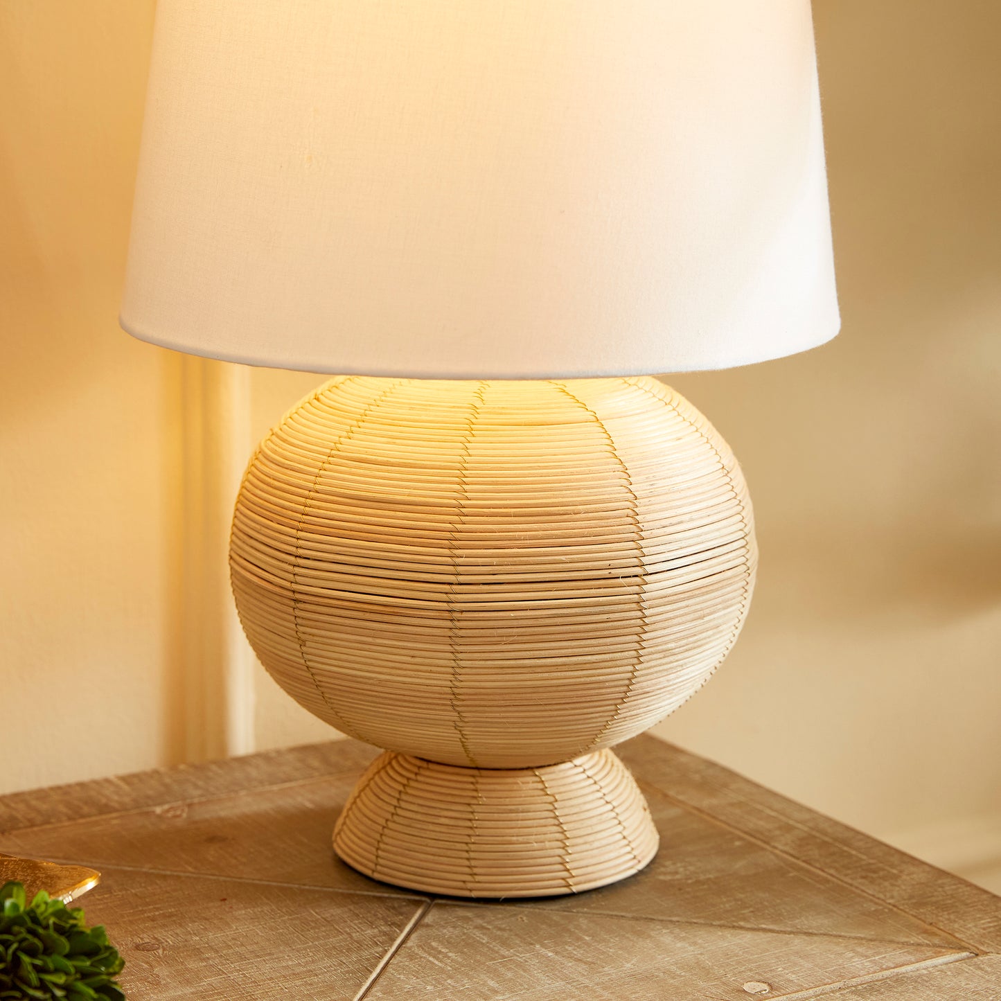 Maye Hourglass Lamp